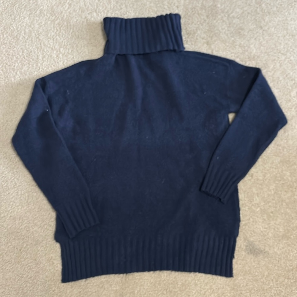 Women’s Navy Blue Sweater, Size Large, Great Condition!